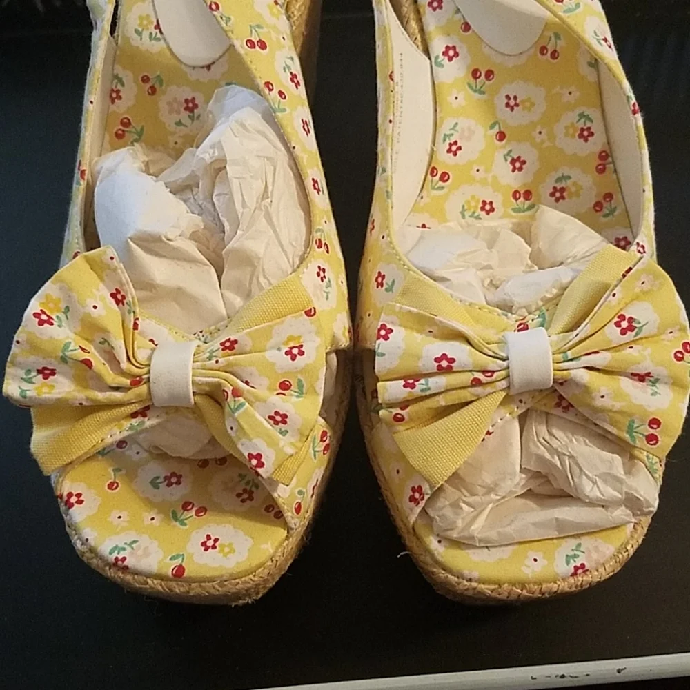 Summer Sandals - Picture 2 of 3